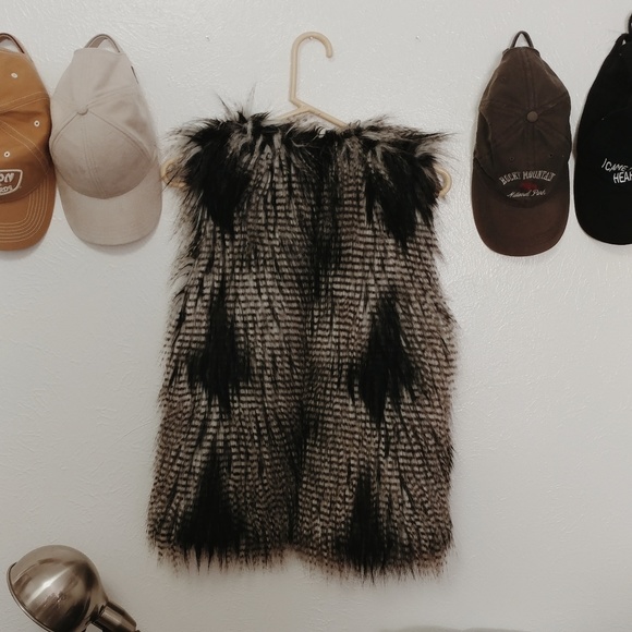 Faux Fur Vest - Picture 2 of 2
